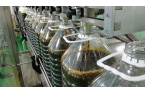 如何根據產量定制合適的食用油灌裝生產線